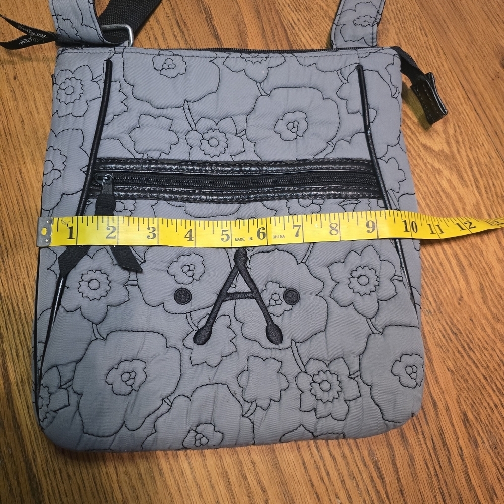 Thirty-One Quilted Crossbody Poppy Floral Shoulder Bag Gray Black Monogram A - Picture 7 of 11
